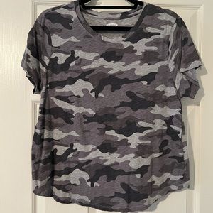 Old navy tshirt